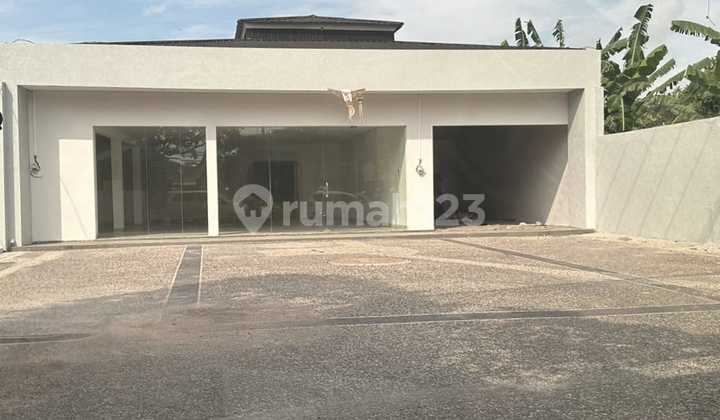 Shop House in Kerobokan, Main Road, Strategic Location 1