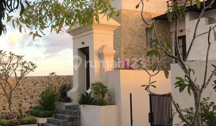 Luxury 3-Story House with Beach and GWK Statue View