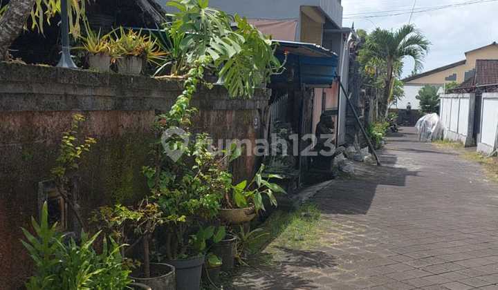 Rumah Bagus Lokasi Menarik SHM di Munggu Tt 2