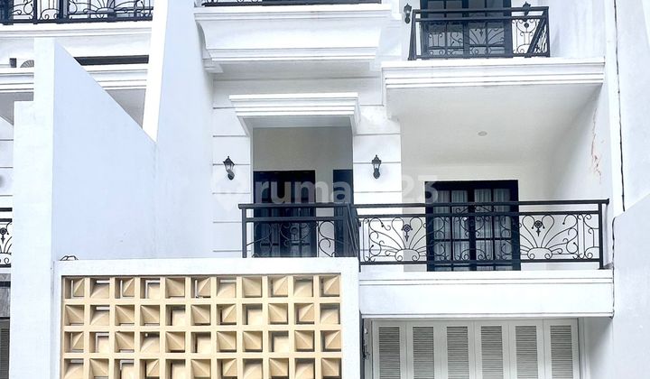 Furnished House with Spacious Parking in a Strategic Central City Location 1