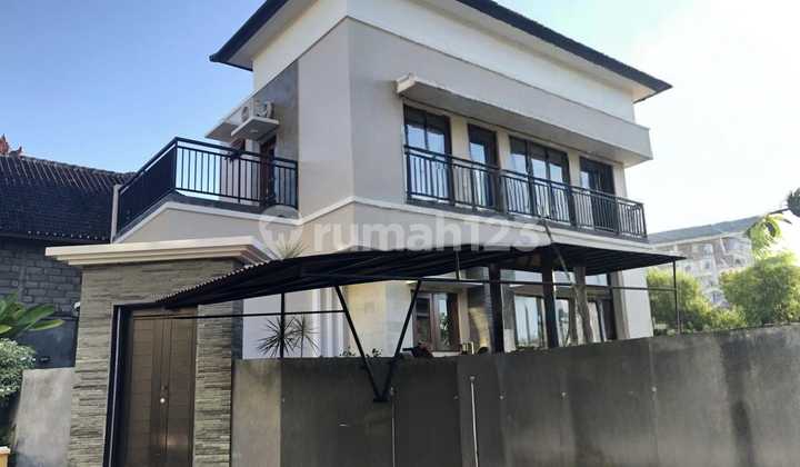 Rumah 2 Lantai Bagus dengan Pool di Jimbaran SHM Mr Rumah 2 Lantai Bagus dengan Pool di Jimbaran SHM Mr