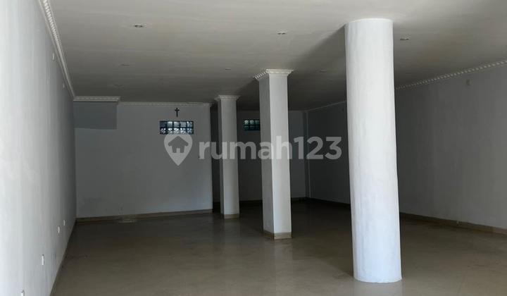 Strategic 3-Story Shophouse Near Sanglah in West Denpasar Strategic 3-Story Shophouse Near Sanglah in West Denpasar