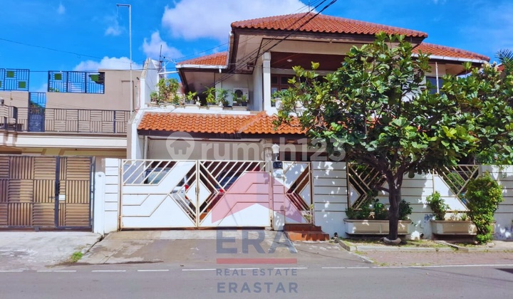 Rumah Strategis 2 Lantai di Duren Sawit, Jakarta 