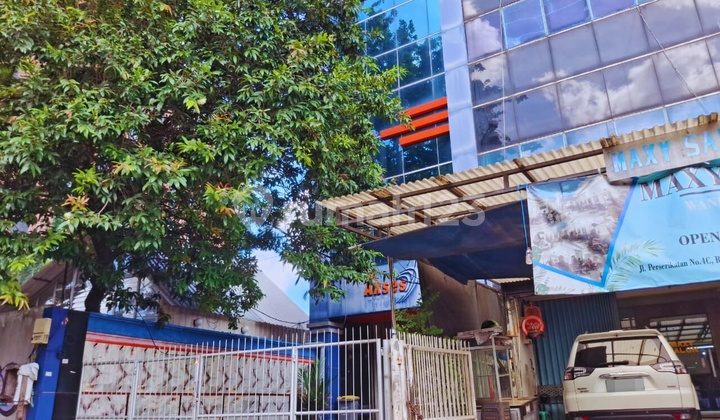 Strategic 3-Story Shop House in Rawamangun, East Jakarta 2