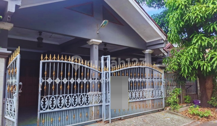 For Rent: A House with a Green and Strategic Environment in Malaka Sari