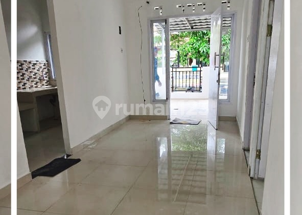 [Lt 72 M2] Bekasi Timur Regency House (Renovated) Fronting Public Facilities