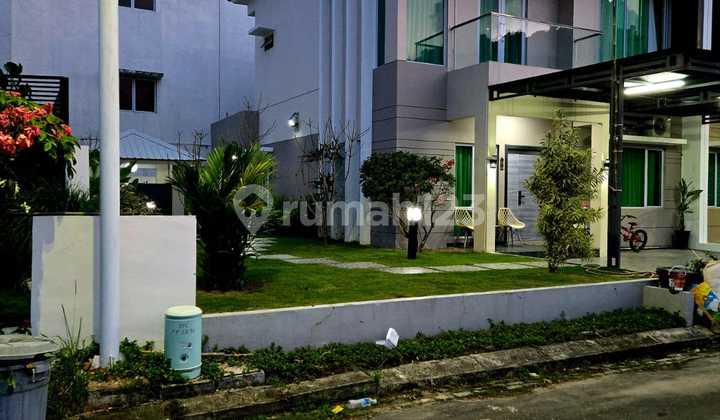 Dijual Rumah Mewah Hook Tengah Batam Center. 