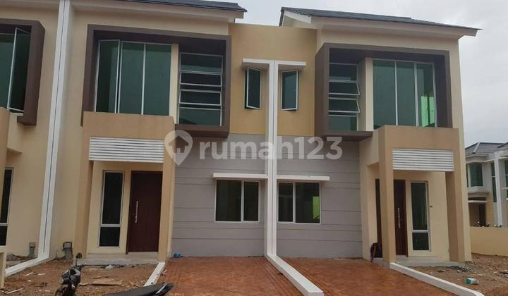 Dijual Rumah Hook Batam Center. Bangunan 2 Lantai