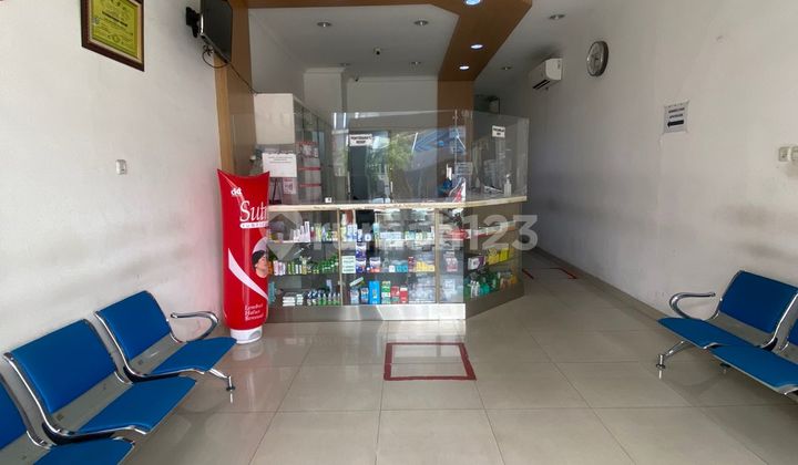 For Quick Sale, 4-Storey Shop House on Main Road Tanjung Duren, Suitable for Business or Investment, Equipped with Lift 2