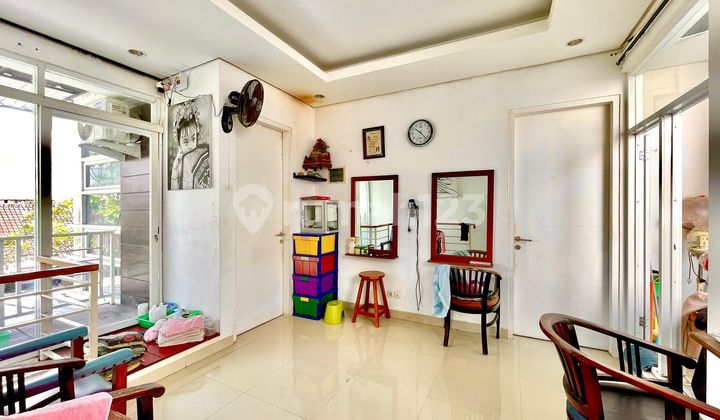 Rumah Di Jl Teuku Umar Barat Dekat Pusat Perbelanjaan Rumah Di Jl Teuku Umar Barat Dekat Pusat Perbelanjaan