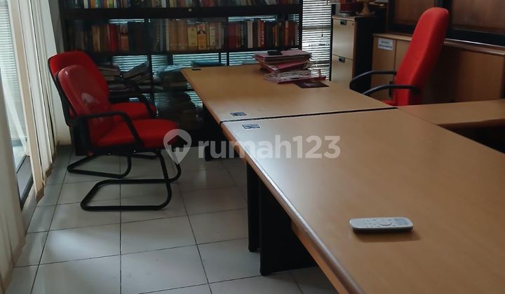 For Sale Office Building can be used as a 2nd floor warehouse in Renon.