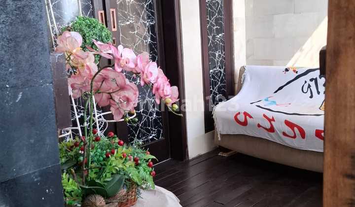 House in Pemogan Area Near Shopping Center 2