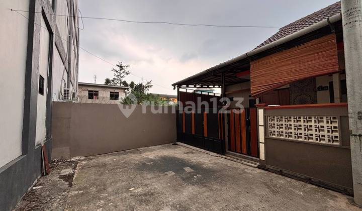 Cheap 1-Story Take Over House in Depok