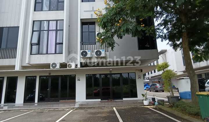 For Sale 3-Story Gravitas Shop House in Lavon City Tangerang