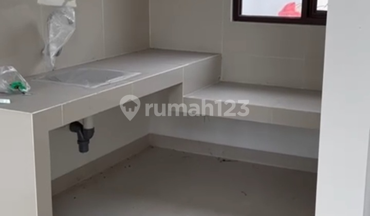 Dijual Rumah Minimalis Bonus Mezanin di Cluster Avante Citra Raya 2