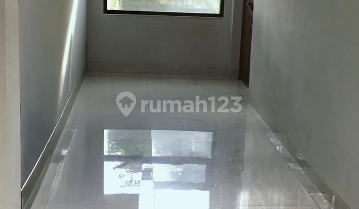 Rumah Minimalis 2 Lantai Menghadap Tamandi Citra Raya