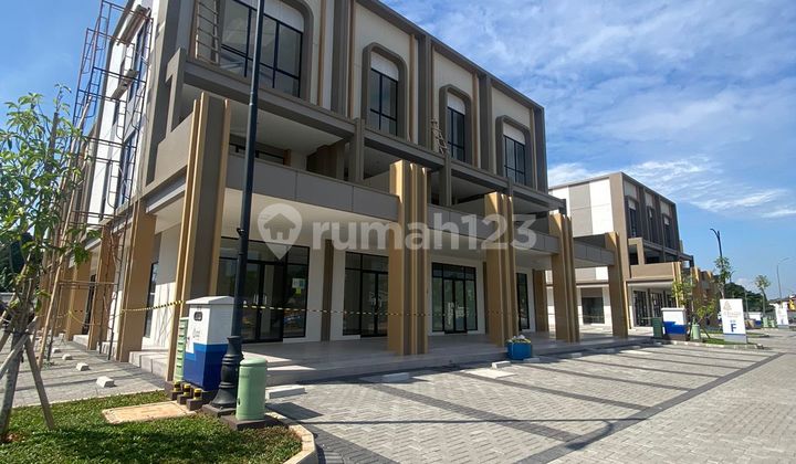 Ruko Hoek Gandeng 3 Lantai Il Lago Grande Gading Serpong