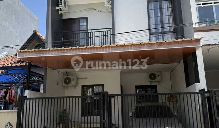 Rumah 2 Lantai di Regency Melati Mas