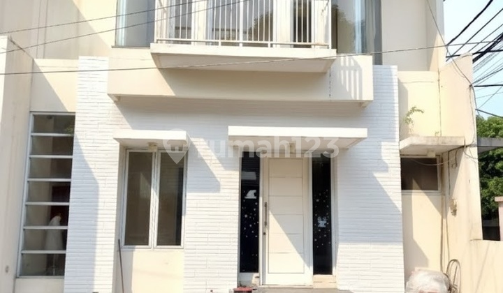 Dijual! Rumah Siap Huni Letak Strategis Selangkah ke Bxc