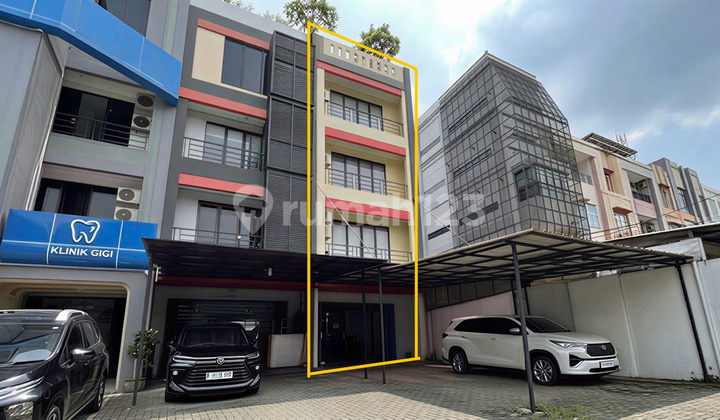 For Rent: Shop House in a Busy Strategic Area for Business at Haji Nawi 1