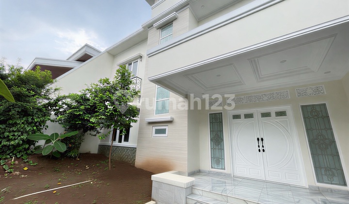 For Sale Cheap House Strategic Location in Lebak Bulus Area, South Jakarta