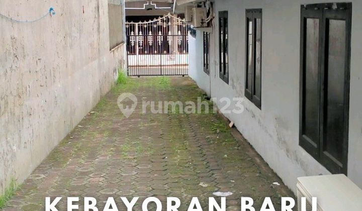 Rumah Lama Hitung Tanah Jalannya Lebar Dekat dengan Pim , Ganci di Kebayoran Baru Jakarta Selatan