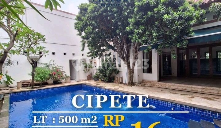 Rumah Asri Dgn Kolam Renang Dicipete Jakarta Selatan