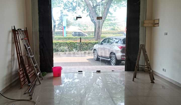 For Rent: Strategic 3-Storey Shop House (Ruko) Facing Boulevard Road, BSD City Toll Access. 2