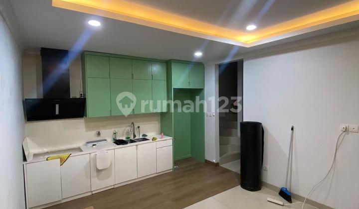 Disewakan Rumah 2 Lantai 2 Kamar Full Furnish Gading Serpong Rapi 2