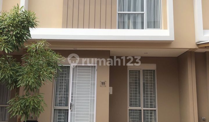 Disewakan Rumah Rapi Bersih 2 Lantai 2 Kamar Gading Serpong