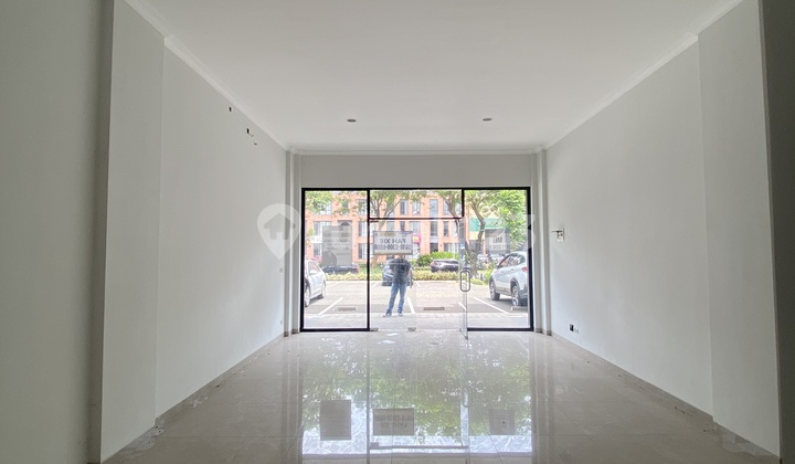 For Rent, Strategic Shop House Facing the Road, 3 Floors, New & Tidy in Alam Sutera. 2