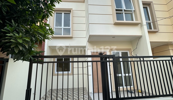 For Sale Brand New House in Sector 7a Gading Serpong, SHM, Cheap 1.7m