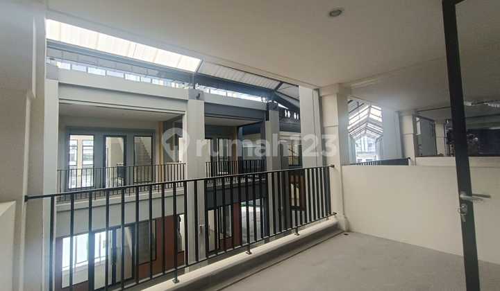 For Rent: Hudson Shop House in Gading Serpong, Street Front, Busy Area For Rent: Hudson Shop House in Gading Serpong, Street Front, Busy Area