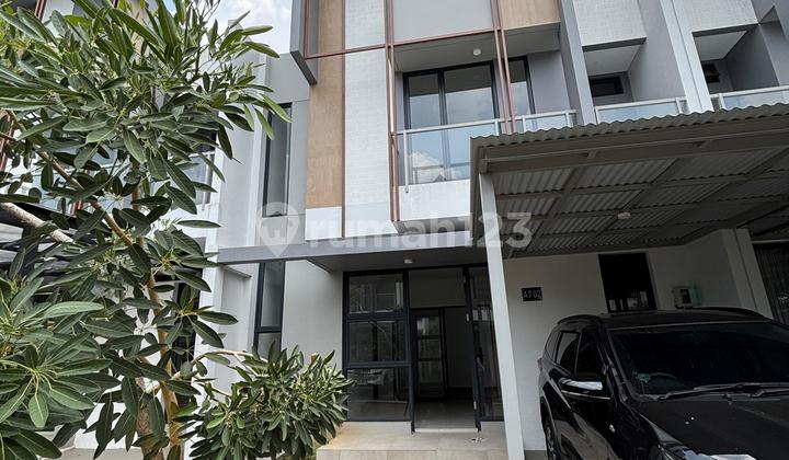 Disewakan Rumah Rapi Bersih 2 Lantai 4 Kamar Di Yuthica Bsd City 1