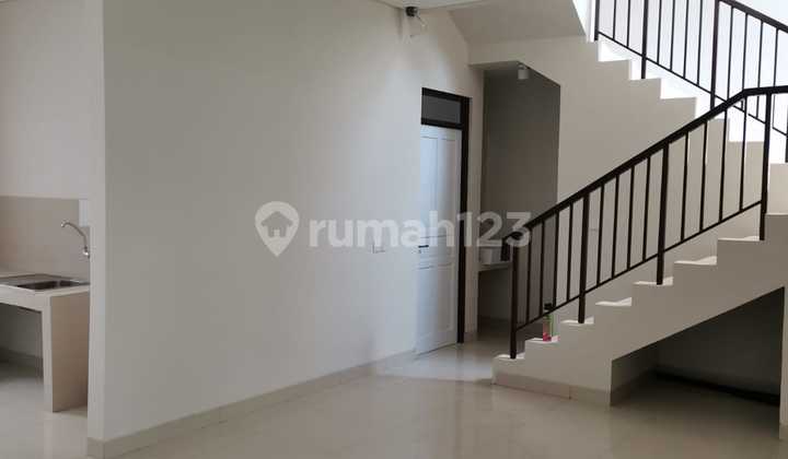 For Sale Ready-to-Occupy House in The Eminent Bsd Cluster Prestigia.