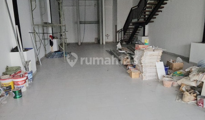Disewakan Ruko Baru 4 Lantai di Jl Raya Serpong 
