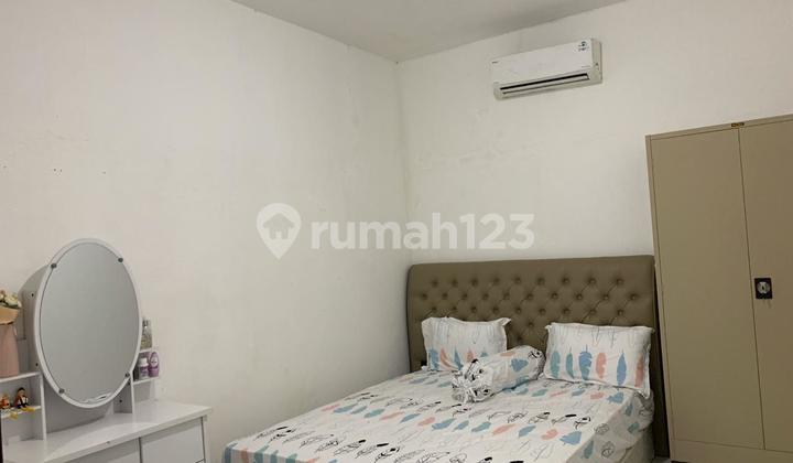 For Sale: Residential Space Suitable for Home/Warehouse/Office in Jembatan Lima. Strategic Location. 2