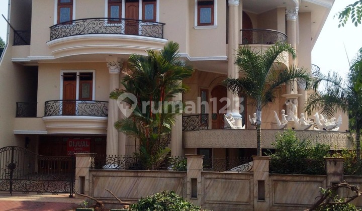 Dijual Rumah Hoek Mewah di Kuta Indah, Bukit Gading Villa, Kelapa Gading, Jakarta Utara 1