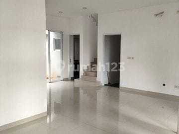 Rumah Greenlake City Cluster Asia , Hadap Utara LT 90(6X15)