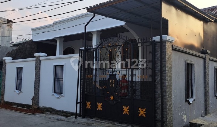 Dijual / Disewa Rumah Siap Huni di Bojong Indah. Posisi Hook