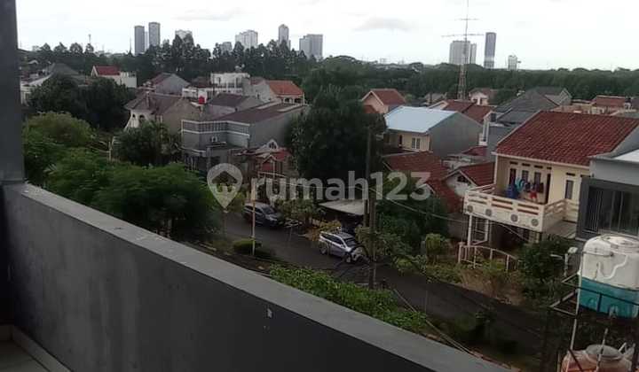 For Sale: Boarding House in Graha Raya, South Tangerang. Strategic Location. 2