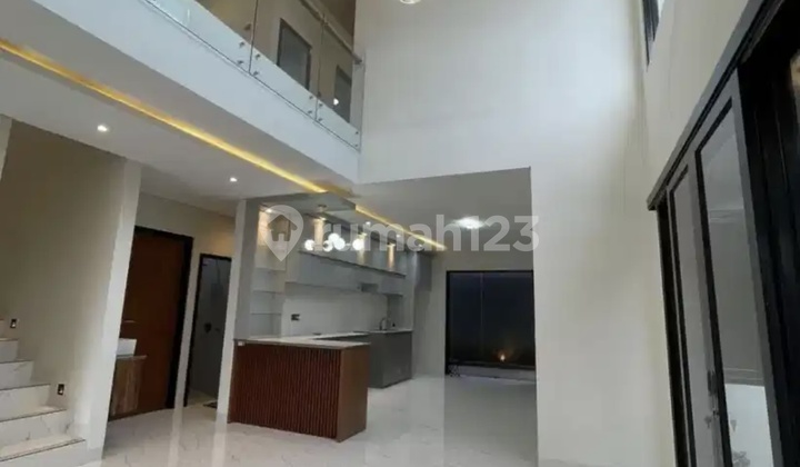 Rumah Mewah Siap Huni di Setiabudi Rumah Mewah Siap Huni di Setiabudi