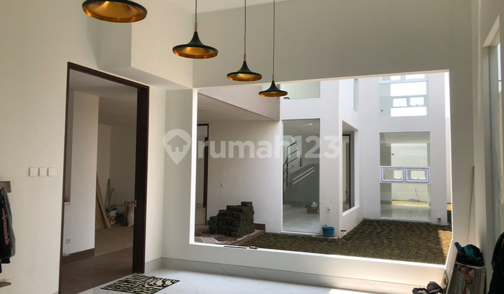 Dijual Rumah Modern Siap Huni di Setiabudi 2