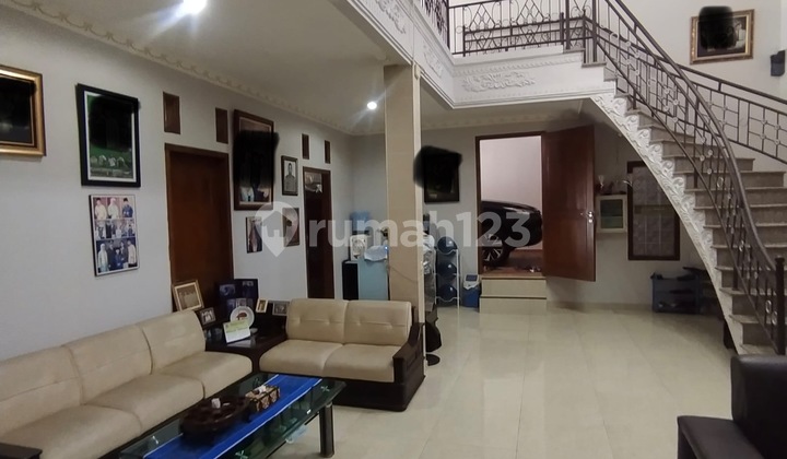 Rumah 2 Lantai di Area Sejuk & Strategis Rumah 2 Lantai di Area Sejuk & Strategis