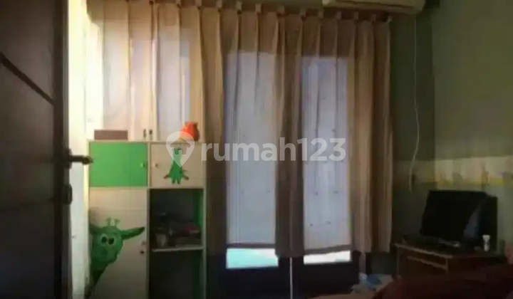 Dijual Rumah 2 Lantai Semi Firnished di Sariwangi