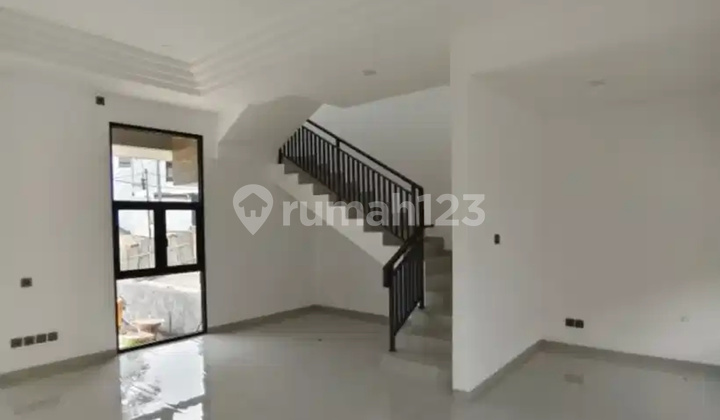 Rumah Mewah 2 Lantai di Lokasi Sejuk Sayap Setiabudi