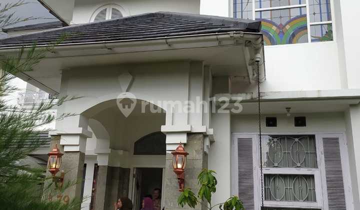 Rumah 2 Lantai Nyaman Di Komplek Parahyangan Rumah Villa (prv) Bandung Bagus