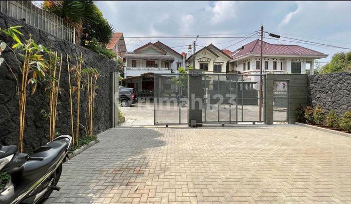 Rumah Baru Minimalis Modern + Kolam Renang di Setiabudi Regency Bandung SHM Bagus 2