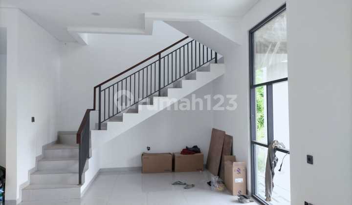 Nice New House in Pondok Hijau, 2 Floors, Type 6 2