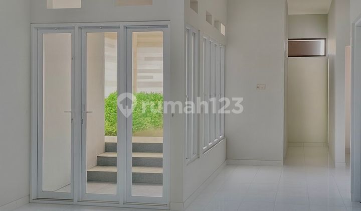 Rumah Nyaman Siap Huni Ada Kolam Renang di Komplek Puteraco Gading Regency Bandung SHM 2